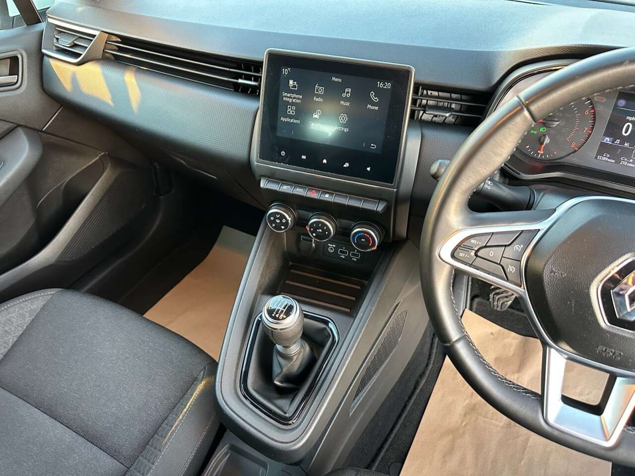 2021 RENAULT CLIO 2021 RENAULT CLIO