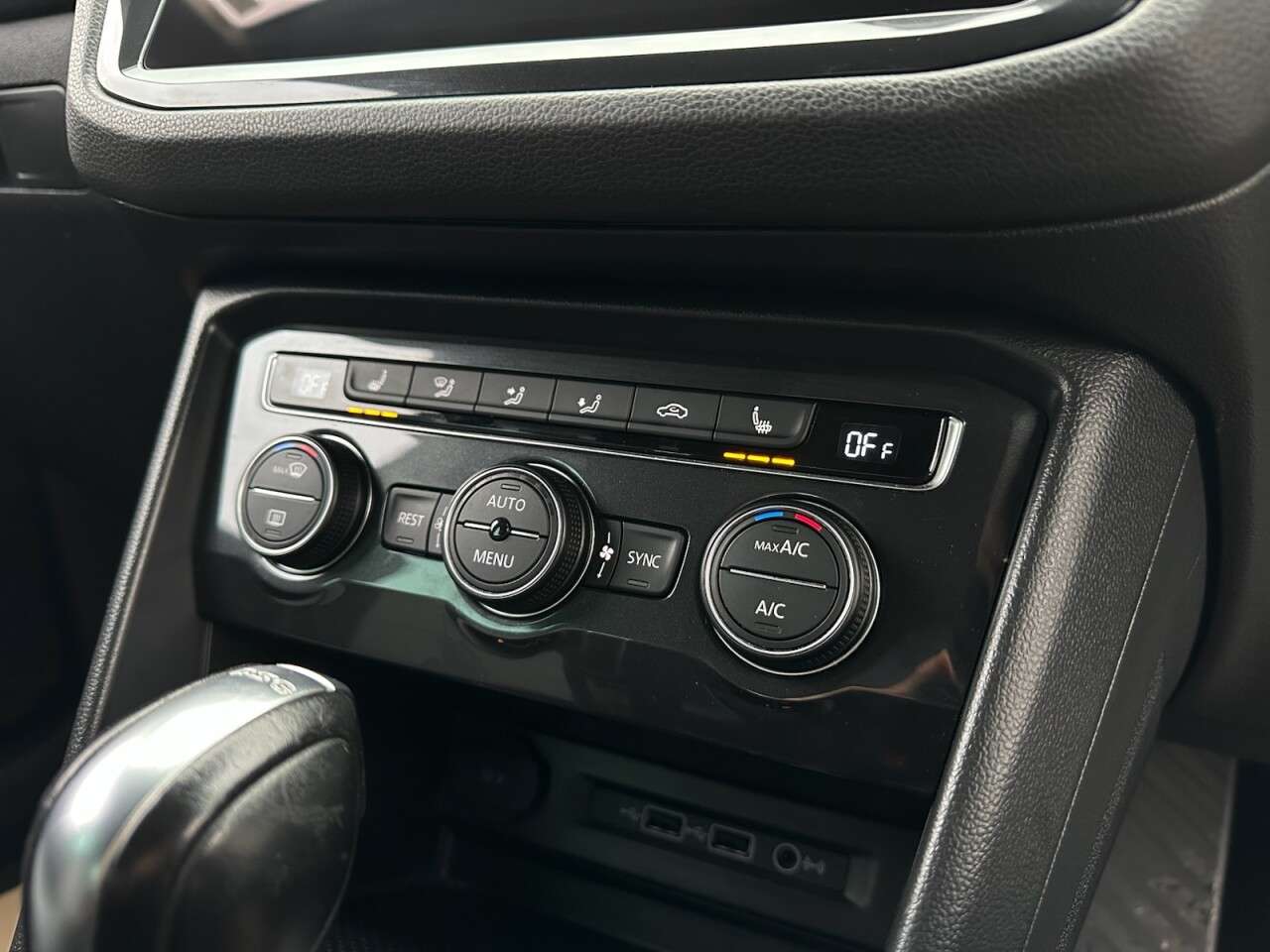 2019 VOLKSWAGEN TIGUAN 2019 VOLKSWAGEN TIGUAN