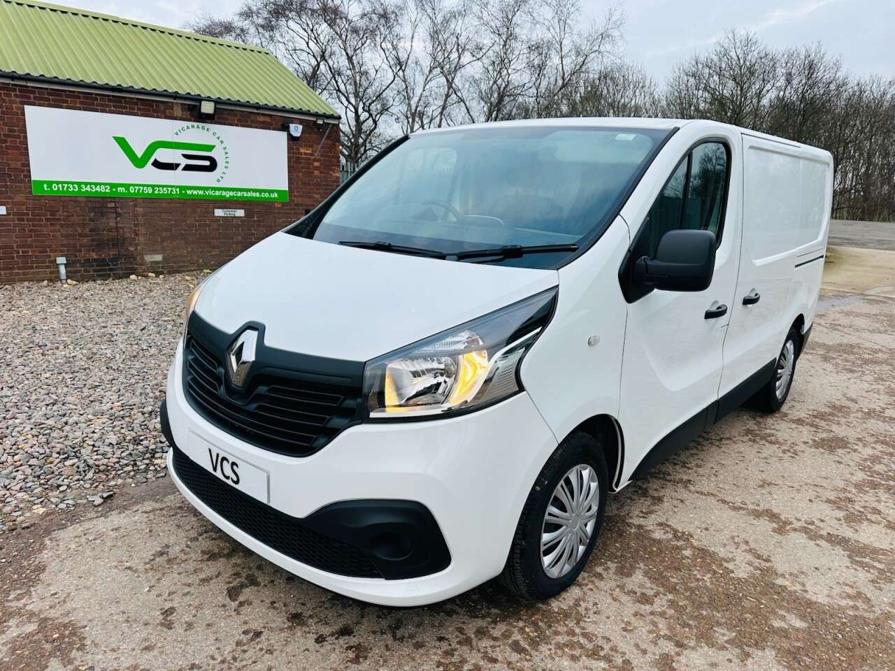 A 2019 RENAULT TRAFIC 1.6 dCi ENERGY 29 Business+ Panel Van 5dr Diesel Manual SWB Standard Roof E A 2019 RENAULT TRAFIC 1.6 dCi ENERGY 29 Business+ Panel Van 5dr Diesel Manual SWB Standard Roof E