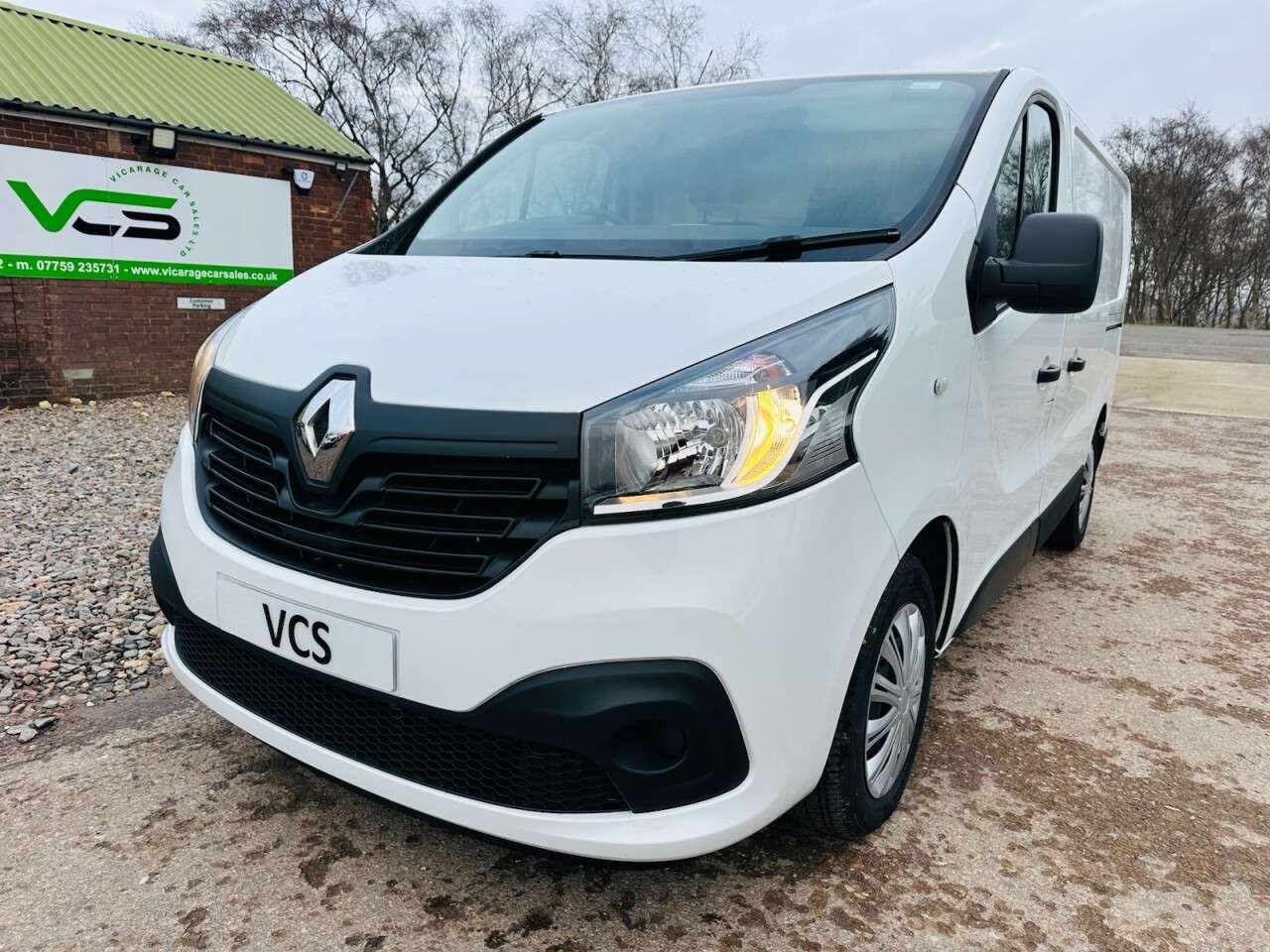 A 2019 RENAULT TRAFIC 1.6 dCi ENERGY 29 Business+ Panel Van 5dr Diesel Manual SWB Standard Roof E A 2019 RENAULT TRAFIC 1.6 dCi ENERGY 29 Business+ Panel Van 5dr Diesel Manual SWB Standard Roof E
