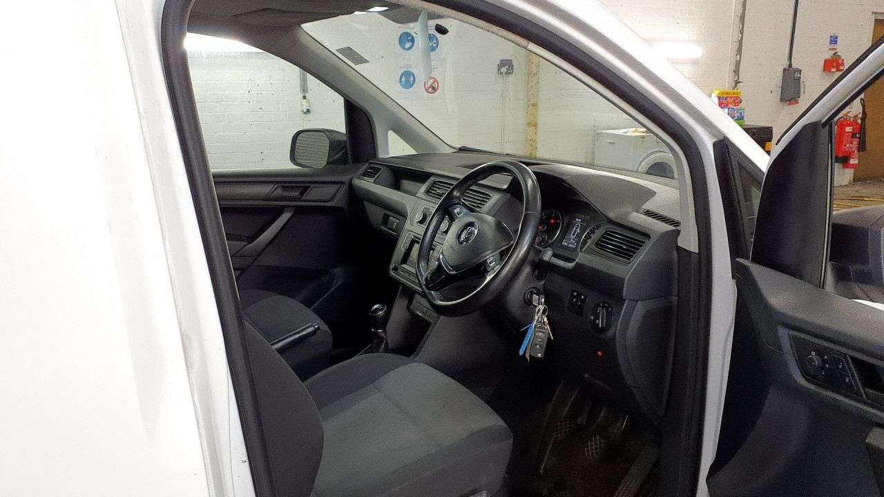 A 2020 VOLKSWAGEN CADDY 2.0 TDI C20 Startline Panel Van 5dr Diesel Manual SWB Euro 6 (s/s) (102 ps) A 2020 VOLKSWAGEN CADDY 2.0 TDI C20 Startline Panel Van 5dr Diesel Manual SWB Euro 6 (s/s) (102 ps)