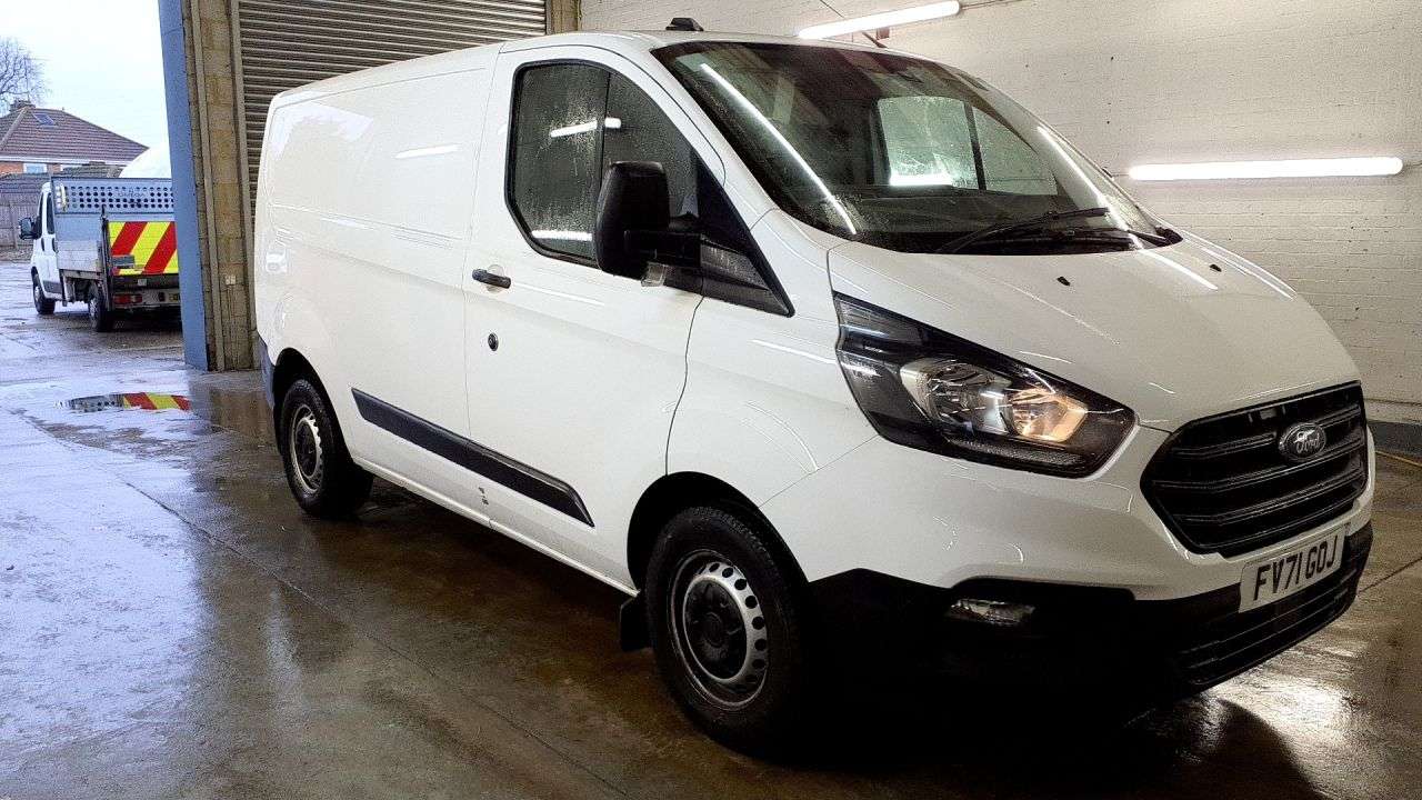A 2022 FORD TRANSIT CUSTOM 2.0 300 EcoBlue Leader Panel Van 5dr Diesel Manual L1 H1 Euro 6 (s/s) (105 A 2022 FORD TRANSIT CUSTOM 2.0 300 EcoBlue Leader Panel Van 5dr Diesel Manual L1 H1 Euro 6 (s/s) (105