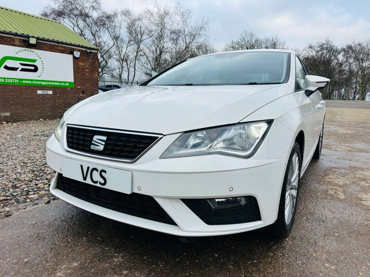 A 2020 SEAT LEON 1.6 TDI SE Dynamic Hatchback 5dr Diesel Manual Euro 6 (s/s) (115 ps) A 2020 SEAT LEON 1.6 TDI SE Dynamic Hatchback 5dr Diesel Manual Euro 6 (s/s) (115 ps)