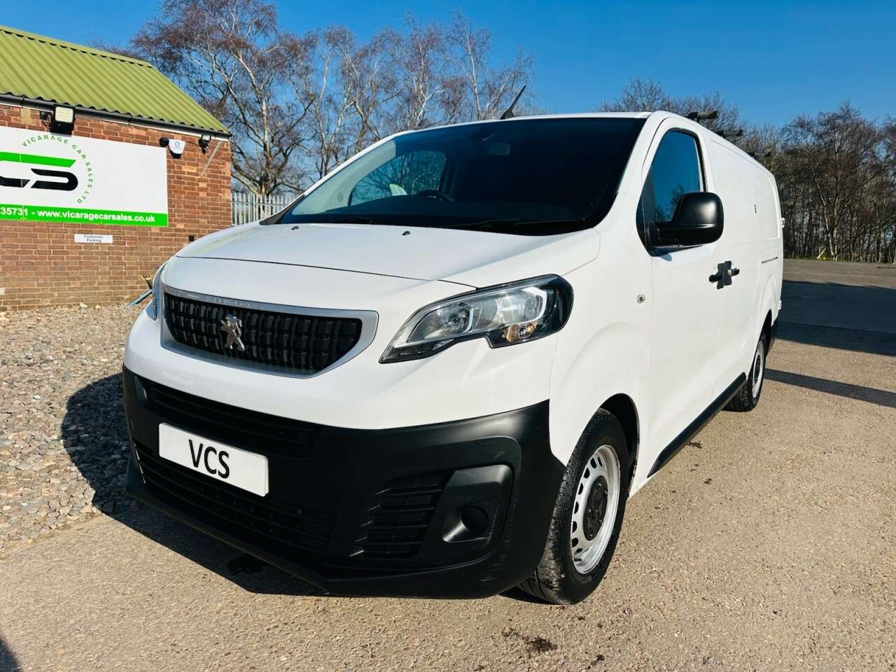 A 2019 PEUGEOT EXPERT 2.0 BlueHDi 1400 Professional Long Panel Van 6dr Diesel Manual LWB Euro 6 ( A 2019 PEUGEOT EXPERT 2.0 BlueHDi 1400 Professional Long Panel Van 6dr Diesel Manual LWB Euro 6 (