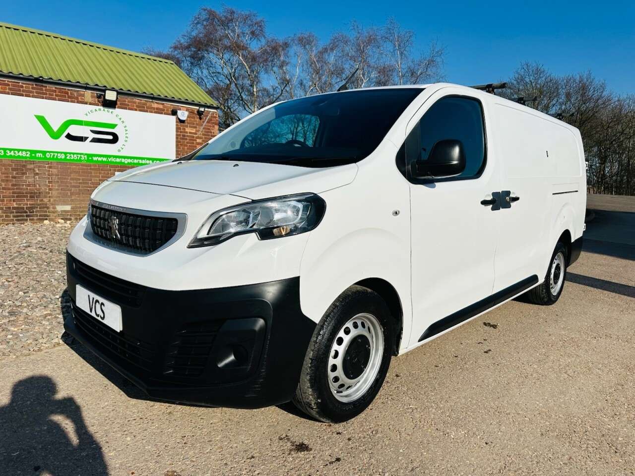 A 2019 PEUGEOT EXPERT 2.0 BlueHDi 1400 Professional Long Panel Van 6dr Diesel Manual LWB Euro 6 ( A 2019 PEUGEOT EXPERT 2.0 BlueHDi 1400 Professional Long Panel Van 6dr Diesel Manual LWB Euro 6 (