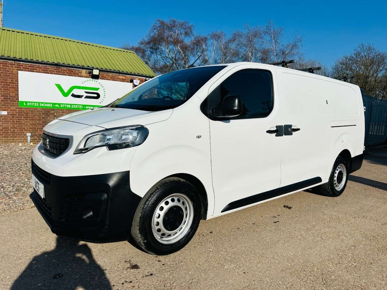 A 2019 PEUGEOT EXPERT 2.0 BlueHDi 1400 Professional Long Panel Van 6dr Diesel Manual LWB Euro 6 ( A 2019 PEUGEOT EXPERT 2.0 BlueHDi 1400 Professional Long Panel Van 6dr Diesel Manual LWB Euro 6 (