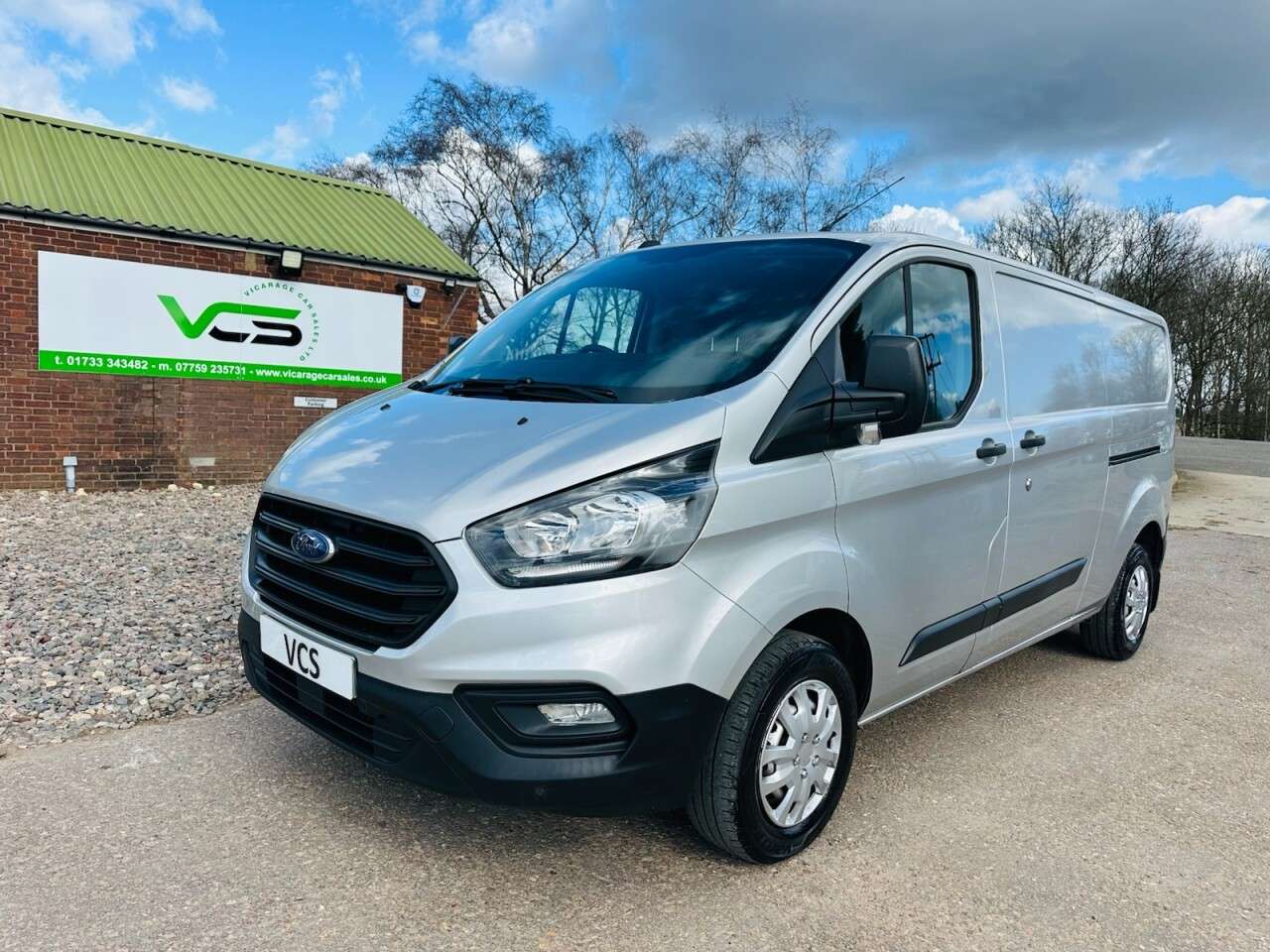 A 2020 FORD TRANSIT CUSTOM 2.0 300 EcoBlue MHEV Leader Panel Van 5dr Diesel Manual L2 H1 Euro 6 (s/s) A 2020 FORD TRANSIT CUSTOM 2.0 300 EcoBlue MHEV Leader Panel Van 5dr Diesel Manual L2 H1 Euro 6 (s/s)