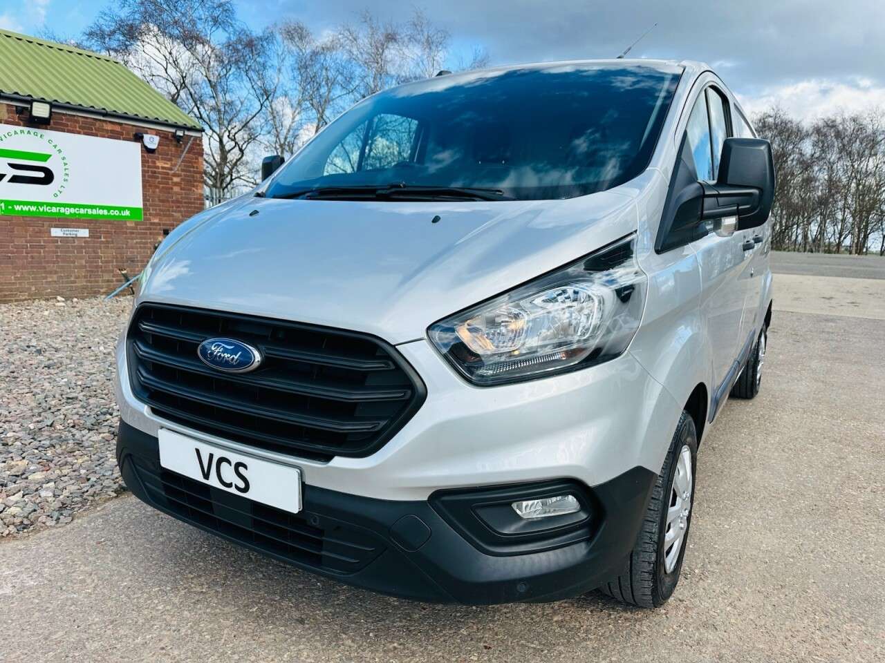 A 2020 FORD TRANSIT CUSTOM 2.0 300 EcoBlue MHEV Leader Panel Van 5dr Diesel Manual L2 H1 Euro 6 (s/s) A 2020 FORD TRANSIT CUSTOM 2.0 300 EcoBlue MHEV Leader Panel Van 5dr Diesel Manual L2 H1 Euro 6 (s/s)