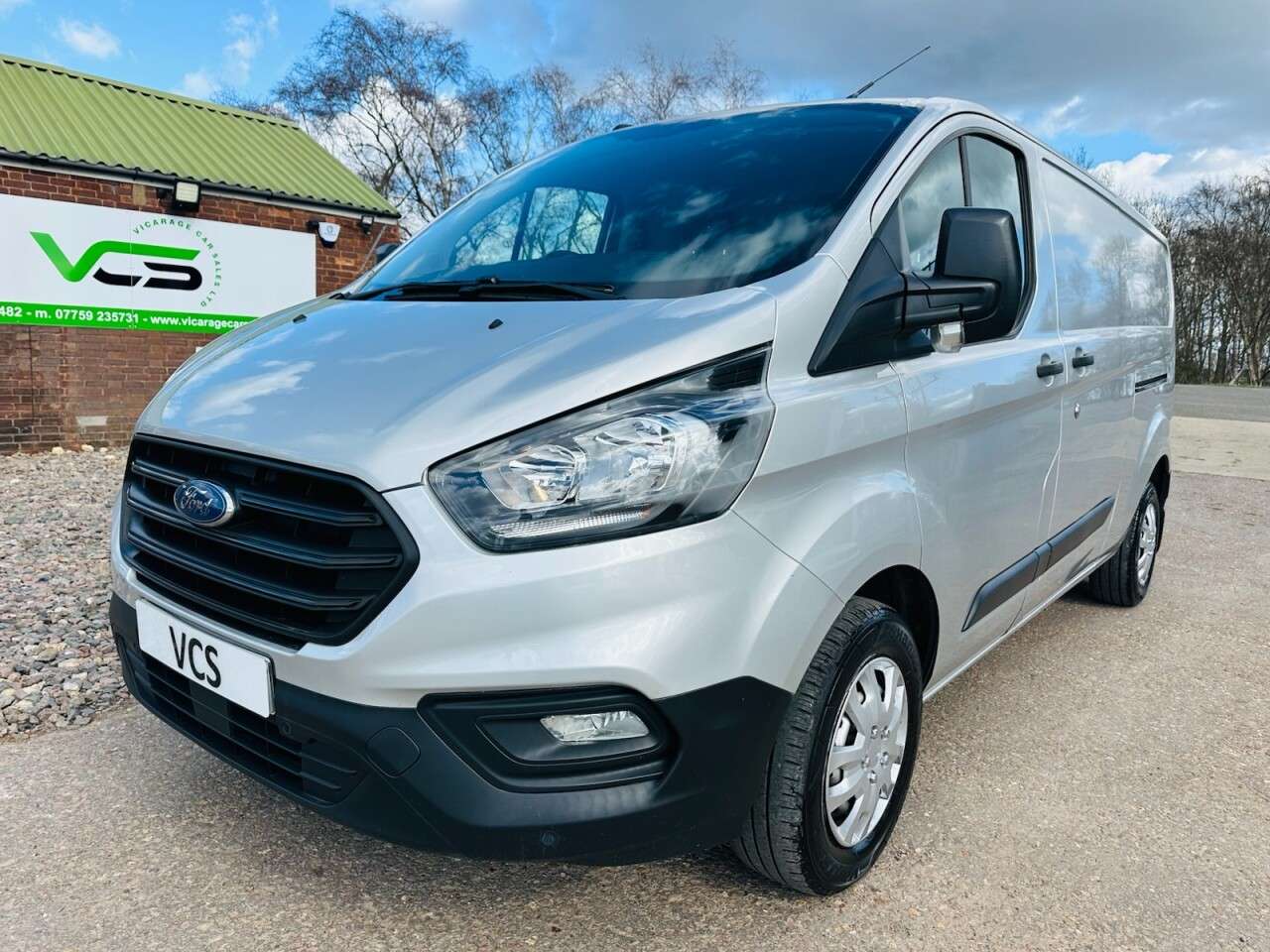 A 2020 FORD TRANSIT CUSTOM 2.0 300 EcoBlue MHEV Leader Panel Van 5dr Diesel Manual L2 H1 Euro 6 (s/s) A 2020 FORD TRANSIT CUSTOM 2.0 300 EcoBlue MHEV Leader Panel Van 5dr Diesel Manual L2 H1 Euro 6 (s/s)