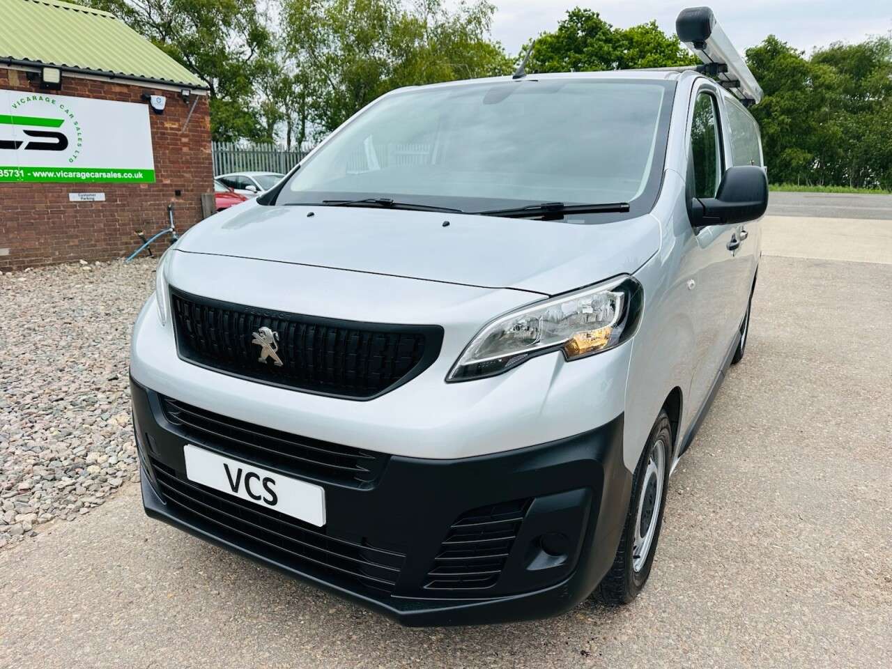 A 2019 PEUGEOT EXPERT 2.0 BlueHDi 1400 Professional Long Panel Van 6dr Diesel Manual LWB Euro 6 ( A 2019 PEUGEOT EXPERT 2.0 BlueHDi 1400 Professional Long Panel Van 6dr Diesel Manual LWB Euro 6 (