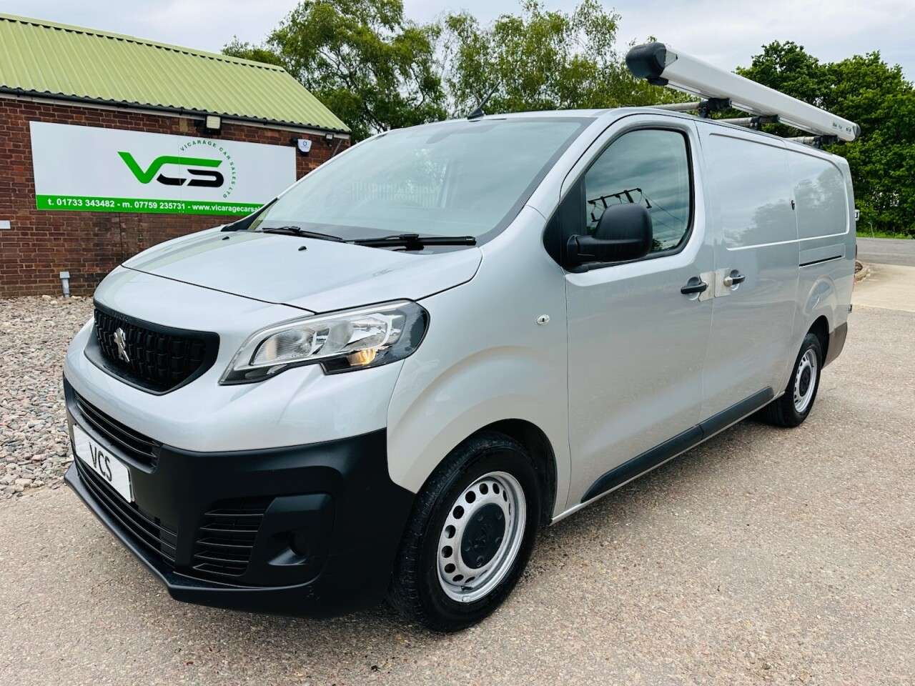 A 2019 PEUGEOT EXPERT 2.0 BlueHDi 1400 Professional Long Panel Van 6dr Diesel Manual LWB Euro 6 ( A 2019 PEUGEOT EXPERT 2.0 BlueHDi 1400 Professional Long Panel Van 6dr Diesel Manual LWB Euro 6 (