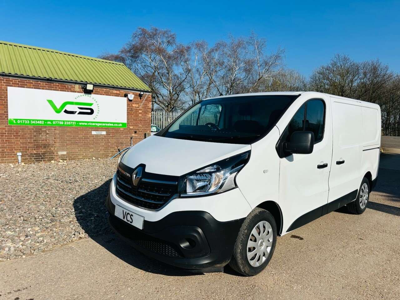 A 2021 RENAULT TRAFIC 2.0 dCi ENERGY 28 Business+ Panel Van 5dr Diesel Manual SWB Standard Roof E A 2021 RENAULT TRAFIC 2.0 dCi ENERGY 28 Business+ Panel Van 5dr Diesel Manual SWB Standard Roof E