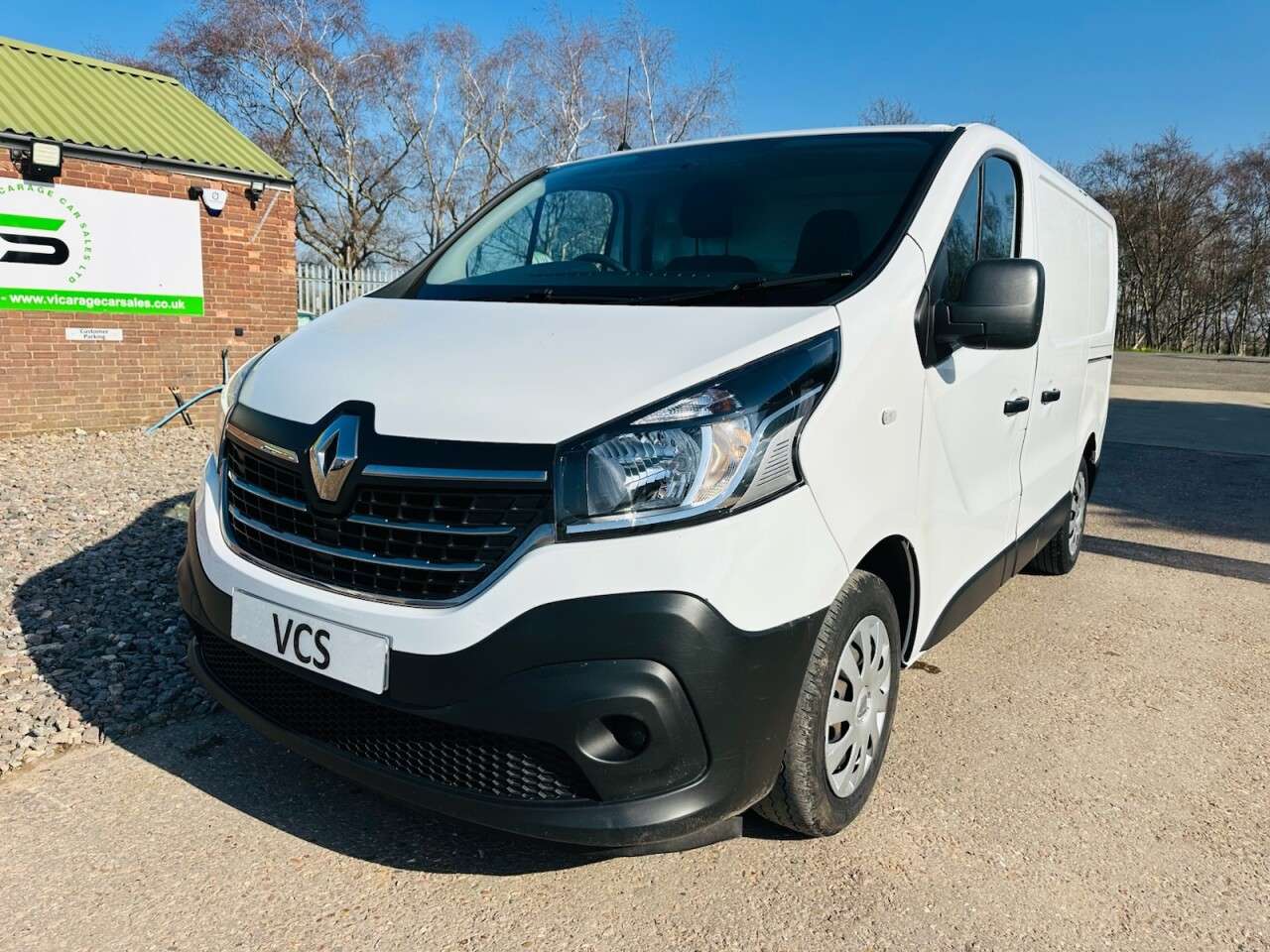 A 2021 RENAULT TRAFIC 2.0 dCi ENERGY 28 Business+ Panel Van 5dr Diesel Manual SWB Standard Roof E A 2021 RENAULT TRAFIC 2.0 dCi ENERGY 28 Business+ Panel Van 5dr Diesel Manual SWB Standard Roof E