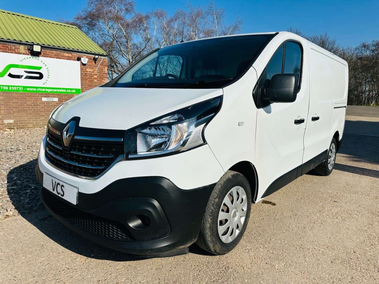 A 2021 RENAULT TRAFIC 2.0 dCi ENERGY 28 Business+ Panel Van 5dr Diesel Manual SWB Standard Roof E A 2021 RENAULT TRAFIC 2.0 dCi ENERGY 28 Business+ Panel Van 5dr Diesel Manual SWB Standard Roof E