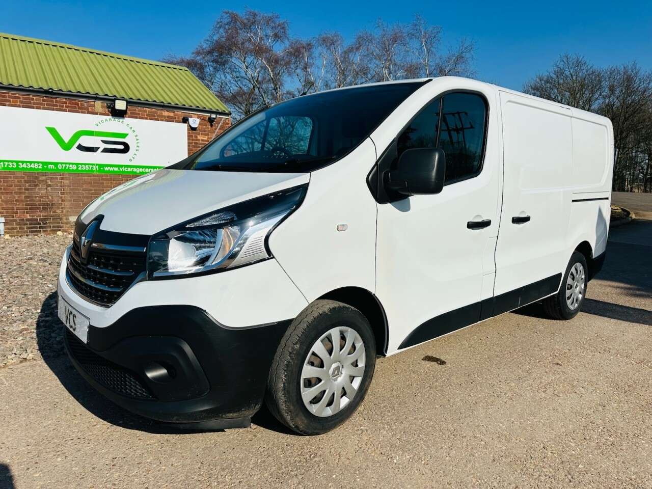 A 2021 RENAULT TRAFIC 2.0 dCi ENERGY 28 Business+ Panel Van 5dr Diesel Manual SWB Standard Roof E A 2021 RENAULT TRAFIC 2.0 dCi ENERGY 28 Business+ Panel Van 5dr Diesel Manual SWB Standard Roof E