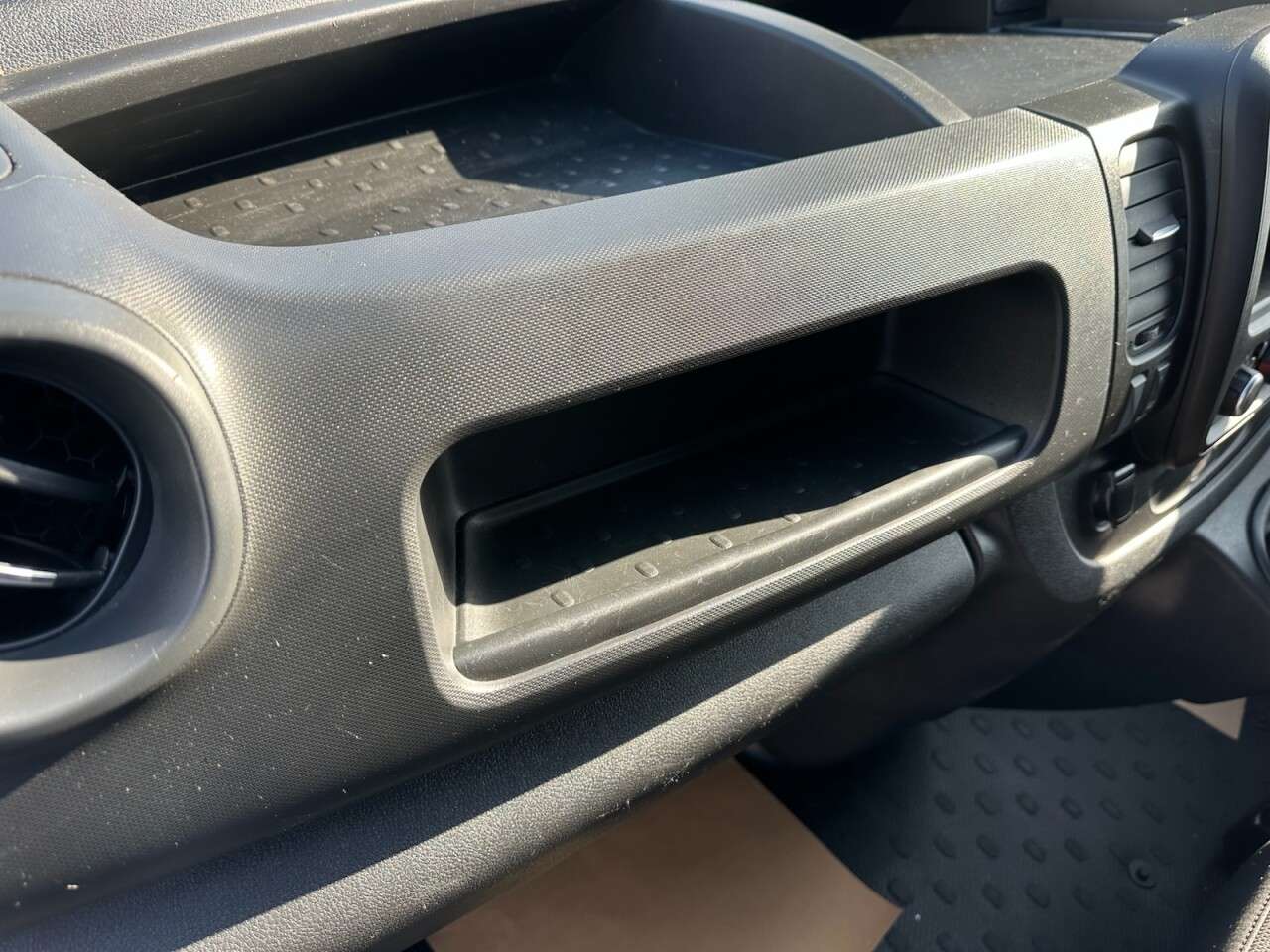 2021 RENAULT TRAFIC 2021 RENAULT TRAFIC