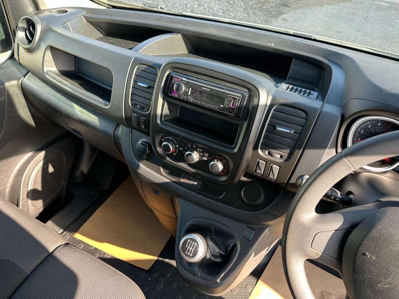 2021 RENAULT TRAFIC 2021 RENAULT TRAFIC