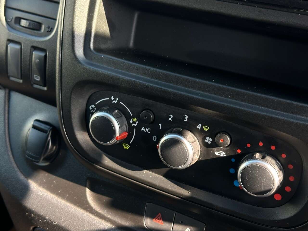 2021 RENAULT TRAFIC 2021 RENAULT TRAFIC