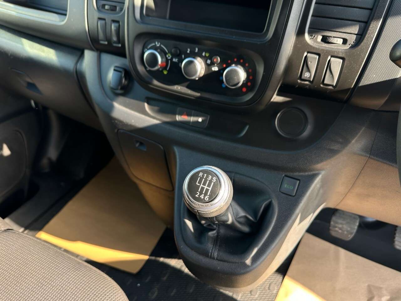 2021 RENAULT TRAFIC 2021 RENAULT TRAFIC