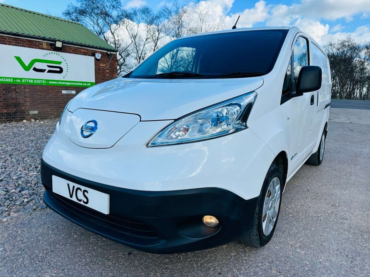 A 2015 NISSAN E-NV200 Acenta Panel Van 5dr Electric Auto SWB (Rapid) (109 ps) A 2015 NISSAN E-NV200 Acenta Panel Van 5dr Electric Auto SWB (Rapid) (109 ps)