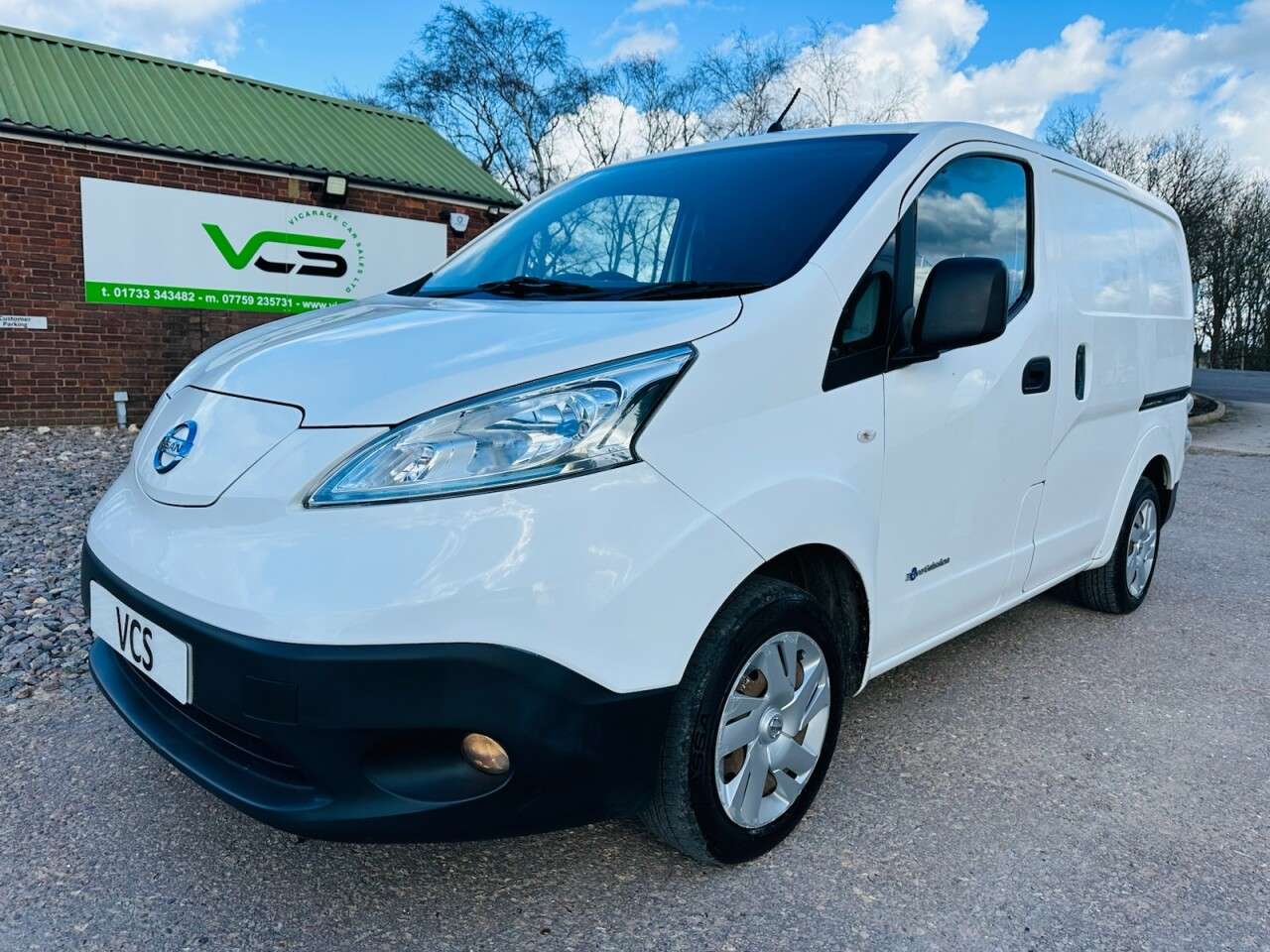 A 2015 NISSAN E-NV200 Acenta Panel Van 5dr Electric Auto SWB (Rapid) (109 ps) A 2015 NISSAN E-NV200 Acenta Panel Van 5dr Electric Auto SWB (Rapid) (109 ps)