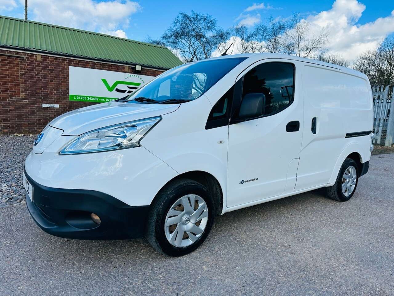 A 2015 NISSAN E-NV200 Acenta Panel Van 5dr Electric Auto SWB (Rapid) (109 ps) A 2015 NISSAN E-NV200 Acenta Panel Van 5dr Electric Auto SWB (Rapid) (109 ps)