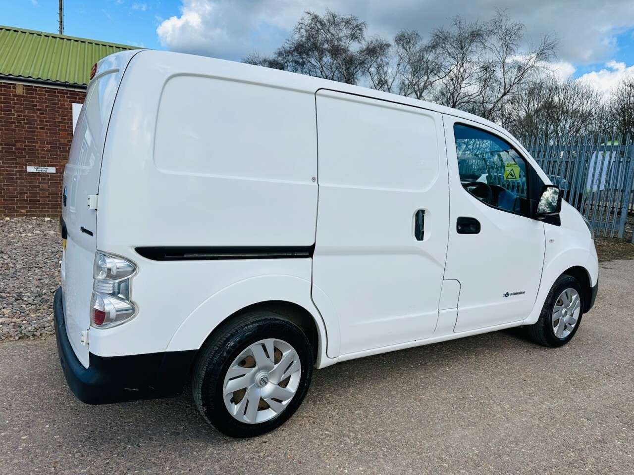 2015 NISSAN E-NV200 2015 NISSAN E-NV200