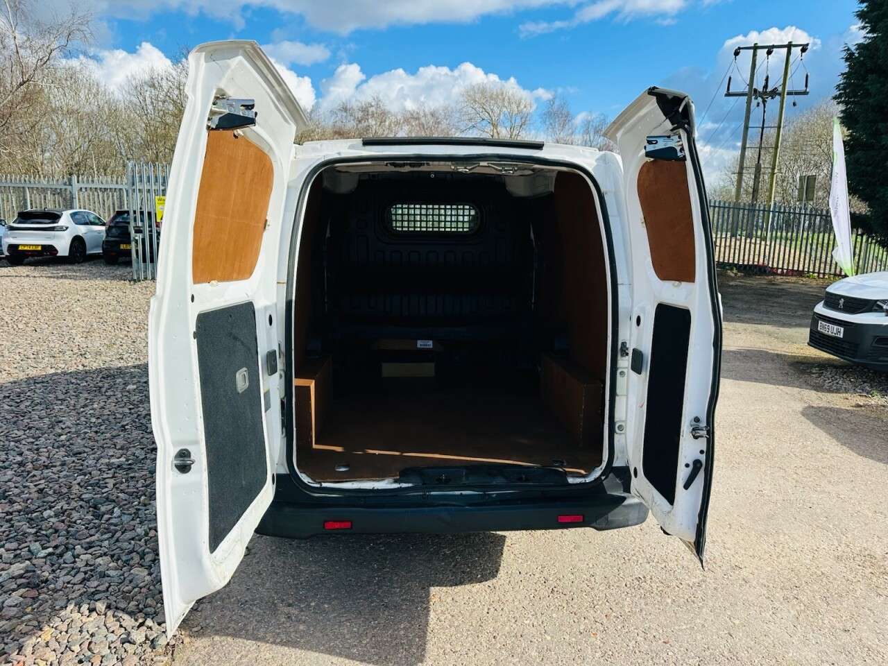 2015 NISSAN E-NV200 2015 NISSAN E-NV200