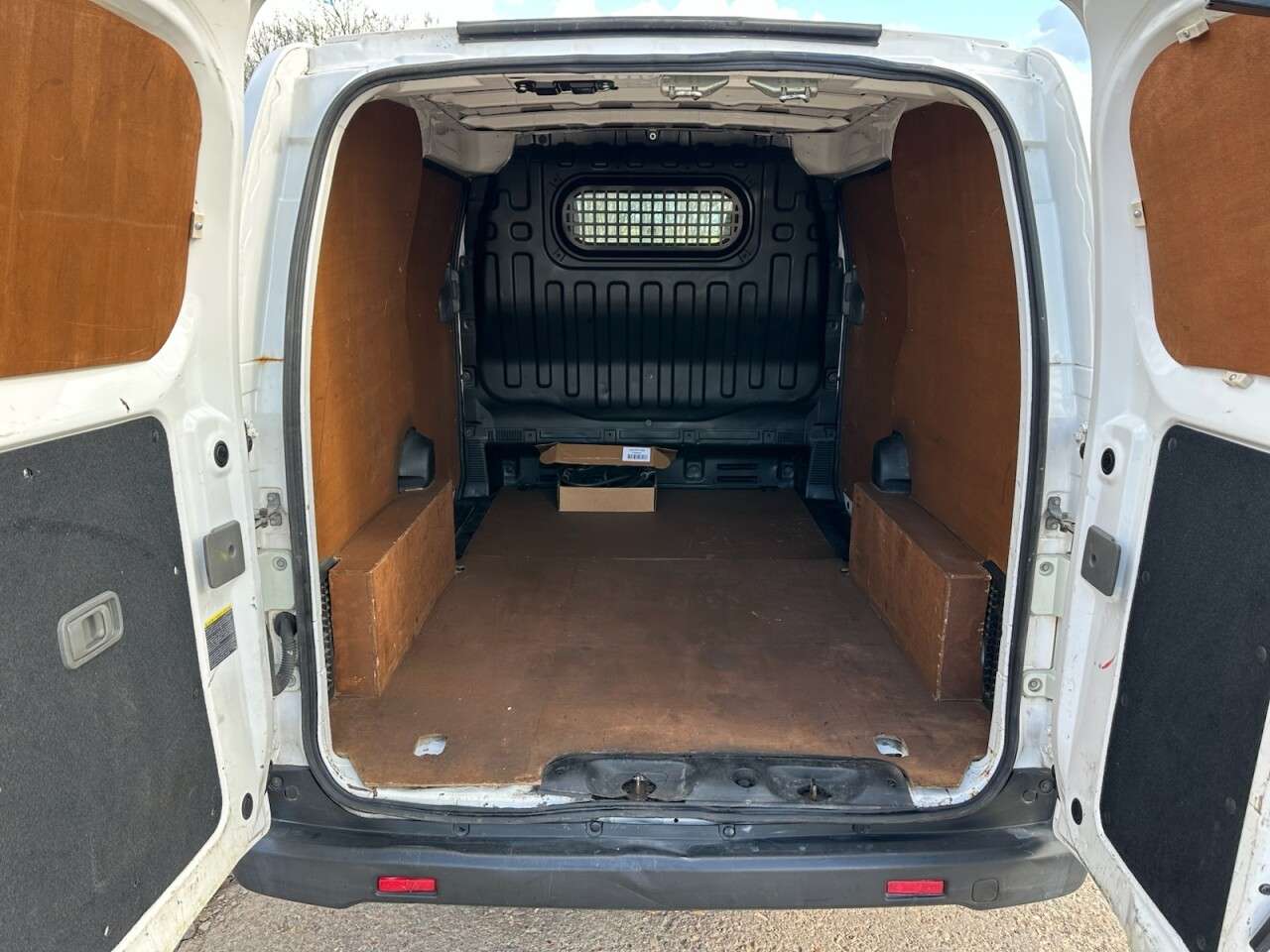 2015 NISSAN E-NV200 2015 NISSAN E-NV200