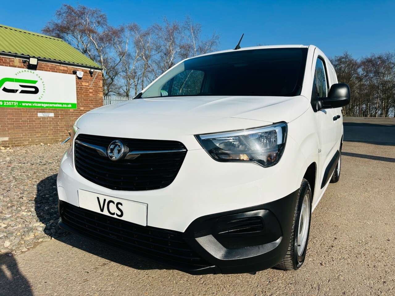 A 2019 VAUXHALL COMBO 1.5 Turbo D 2000 Edition Panel Van 4dr Diesel Manual L1 H1 Euro 6 (s/s) (10 A 2019 VAUXHALL COMBO 1.5 Turbo D 2000 Edition Panel Van 4dr Diesel Manual L1 H1 Euro 6 (s/s) (10