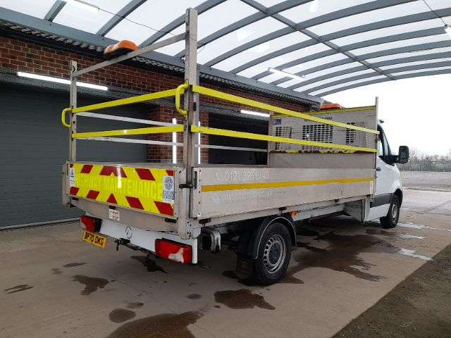 A 2021 MERCEDES-BENZ SPRINTER 2.0 315 CDI Progressive Chassis Cab 2dr Diesel Manual RWD L3 Euro 6 (s/s) ( A 2021 MERCEDES-BENZ SPRINTER 2.0 315 CDI Progressive Chassis Cab 2dr Diesel Manual RWD L3 Euro 6 (s/s) (