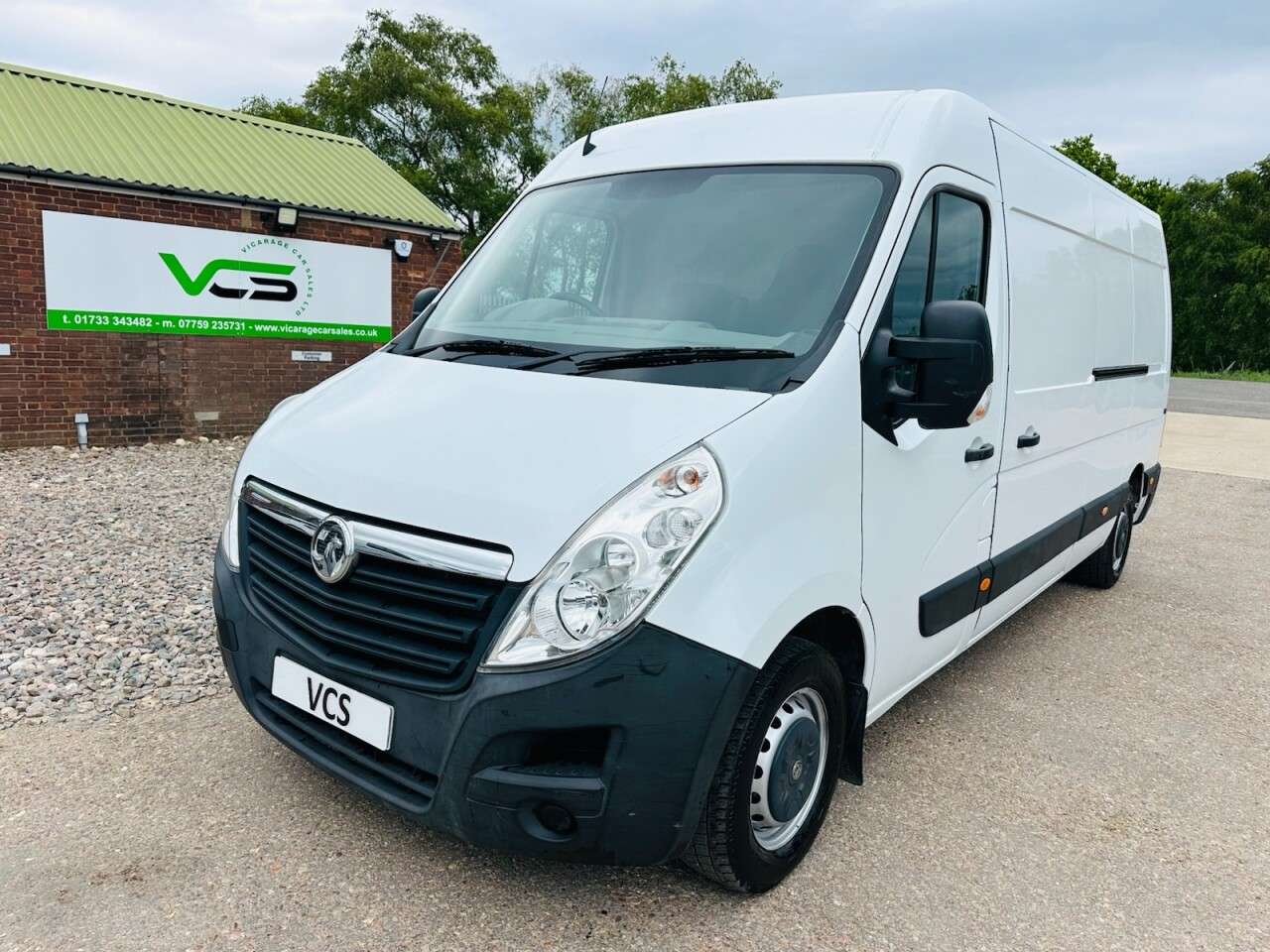 A 2017 VAUXHALL MOVANO 2.3 CDTi 3500 BiTurbo Panel Van 5dr Diesel Manual FWD L3 H2 Euro 6 (s/s) (1 A 2017 VAUXHALL MOVANO 2.3 CDTi 3500 BiTurbo Panel Van 5dr Diesel Manual FWD L3 H2 Euro 6 (s/s) (1