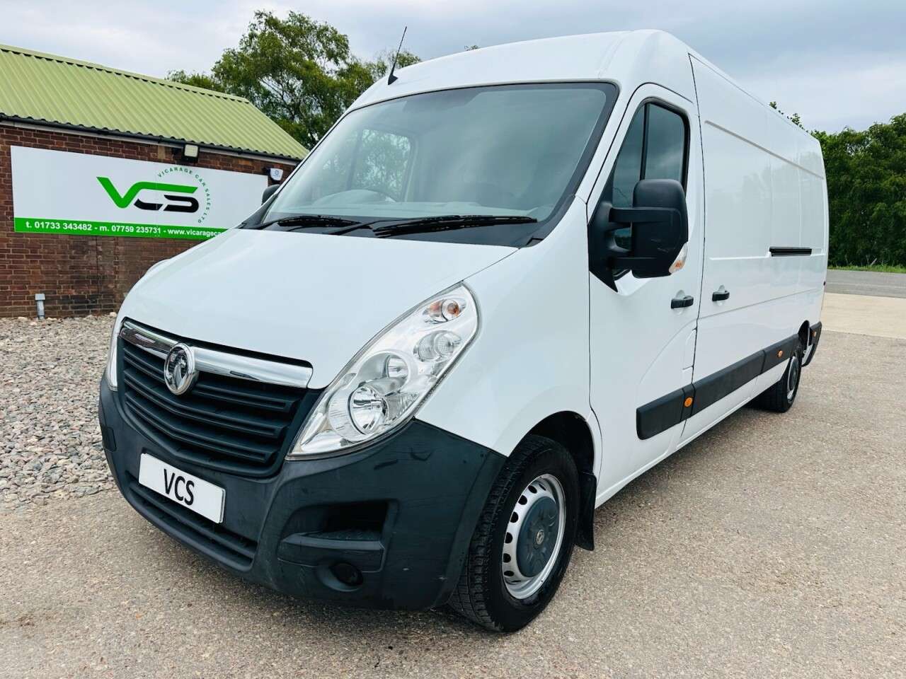 A 2017 VAUXHALL MOVANO 2.3 CDTi 3500 BiTurbo Panel Van 5dr Diesel Manual FWD L3 H2 Euro 6 (s/s) (1 A 2017 VAUXHALL MOVANO 2.3 CDTi 3500 BiTurbo Panel Van 5dr Diesel Manual FWD L3 H2 Euro 6 (s/s) (1