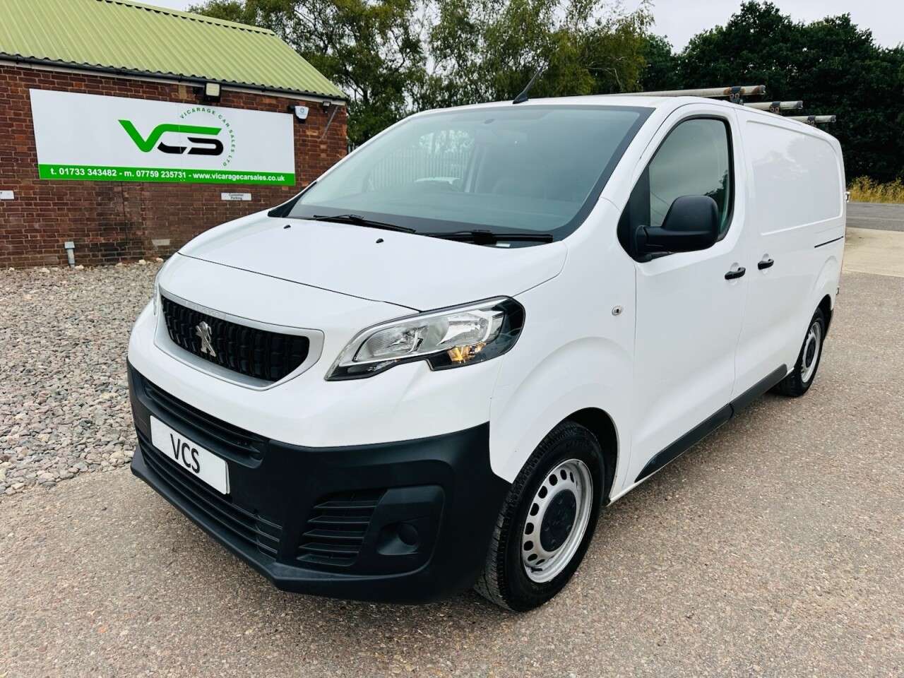 A 2019 PEUGEOT EXPERT 1.5 BlueHDi 1000 S Standard Panel Van 6dr Diesel Manual MWB Euro 6 (s/s) (1 A 2019 PEUGEOT EXPERT 1.5 BlueHDi 1000 S Standard Panel Van 6dr Diesel Manual MWB Euro 6 (s/s) (1