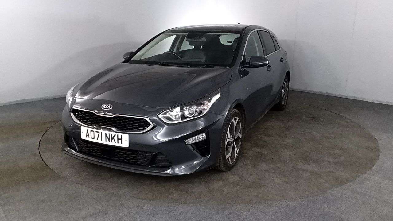 A 2021 KIA CEED 1.6 CRDi MHEV 3 Hatchback 5dr Diesel Hybrid Manual Euro 6 (s/s) (134 bhp) A 2021 KIA CEED 1.6 CRDi MHEV 3 Hatchback 5dr Diesel Hybrid Manual Euro 6 (s/s) (134 bhp)