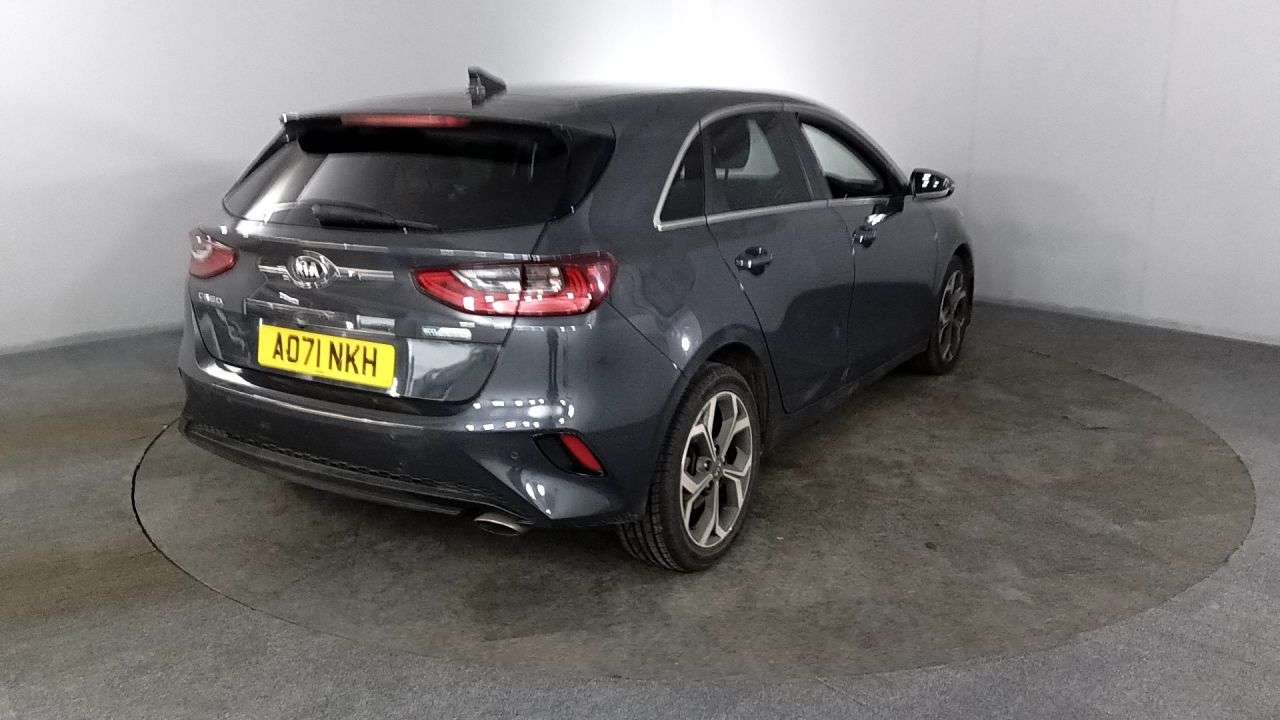 A 2021 KIA CEED 1.6 CRDi MHEV 3 Hatchback 5dr Diesel Hybrid Manual Euro 6 (s/s) (134 bhp) A 2021 KIA CEED 1.6 CRDi MHEV 3 Hatchback 5dr Diesel Hybrid Manual Euro 6 (s/s) (134 bhp)