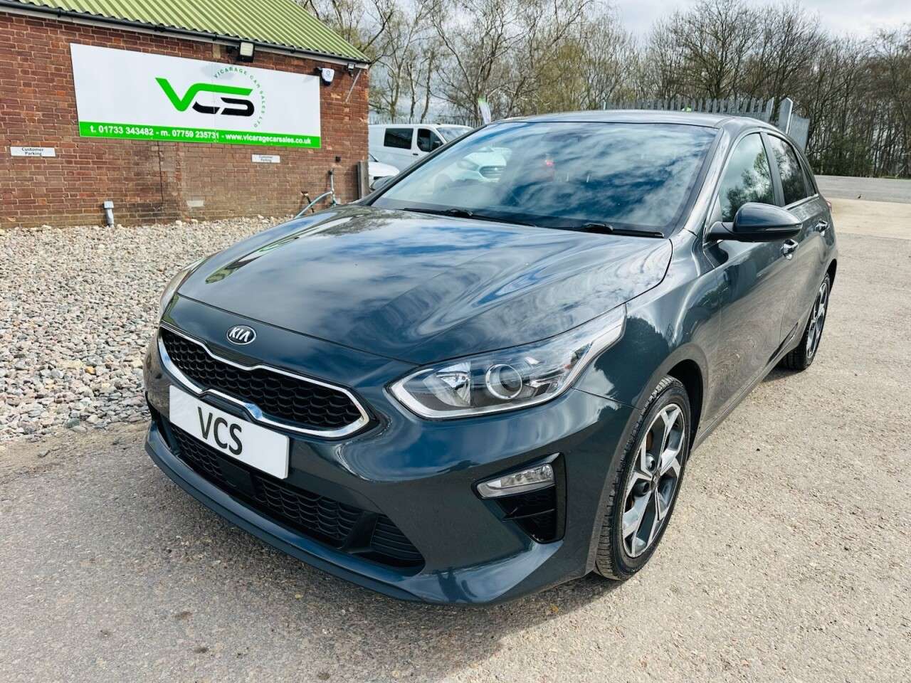 A 2021 KIA CEED 1.6 CRDi MHEV 3 Hatchback 5dr Diesel Hybrid Manual Euro 6 (s/s) (134 bhp) A 2021 KIA CEED 1.6 CRDi MHEV 3 Hatchback 5dr Diesel Hybrid Manual Euro 6 (s/s) (134 bhp)