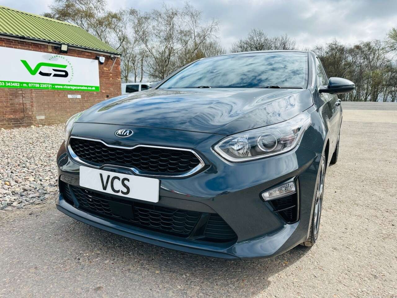 A 2021 KIA CEED 1.6 CRDi MHEV 3 Hatchback 5dr Diesel Hybrid Manual Euro 6 (s/s) (134 bhp) A 2021 KIA CEED 1.6 CRDi MHEV 3 Hatchback 5dr Diesel Hybrid Manual Euro 6 (s/s) (134 bhp)