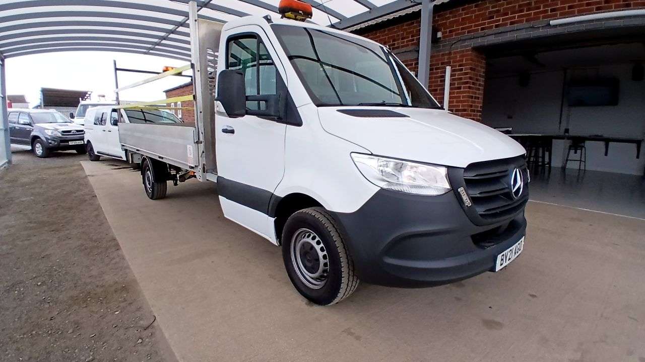 A 2021 MERCEDES-BENZ SPRINTER 2.0 315 CDI Progressive Chassis Cab 2dr Diesel Manual RWD L3 Euro 6 (s/s) ( A 2021 MERCEDES-BENZ SPRINTER 2.0 315 CDI Progressive Chassis Cab 2dr Diesel Manual RWD L3 Euro 6 (s/s) (