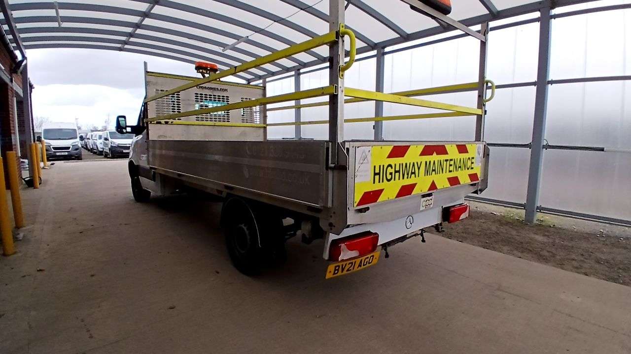 A 2021 MERCEDES-BENZ SPRINTER 2.0 315 CDI Progressive Chassis Cab 2dr Diesel Manual RWD L3 Euro 6 (s/s) ( A 2021 MERCEDES-BENZ SPRINTER 2.0 315 CDI Progressive Chassis Cab 2dr Diesel Manual RWD L3 Euro 6 (s/s) (