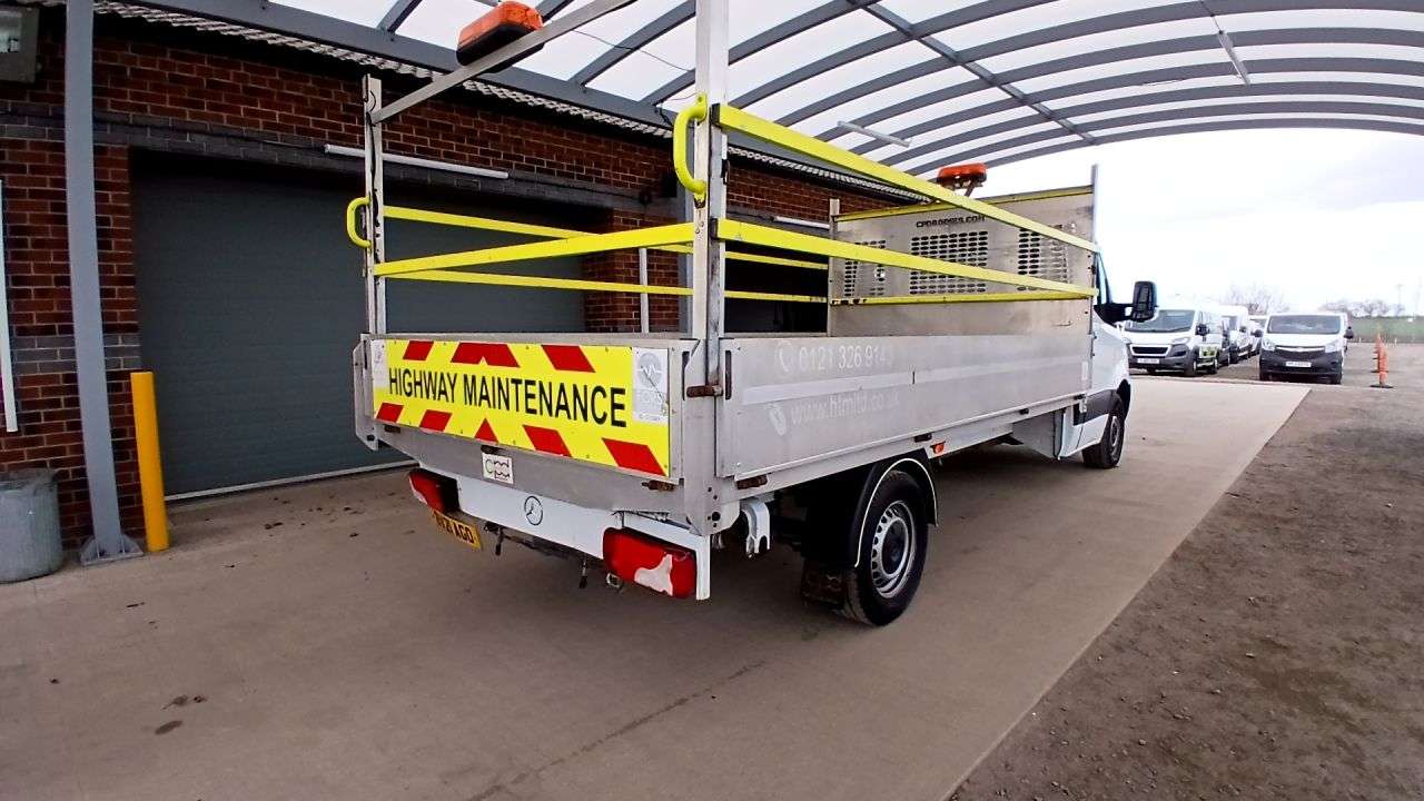 A 2021 MERCEDES-BENZ SPRINTER 2.0 315 CDI Progressive Chassis Cab 2dr Diesel Manual RWD L3 Euro 6 (s/s) ( A 2021 MERCEDES-BENZ SPRINTER 2.0 315 CDI Progressive Chassis Cab 2dr Diesel Manual RWD L3 Euro 6 (s/s) (