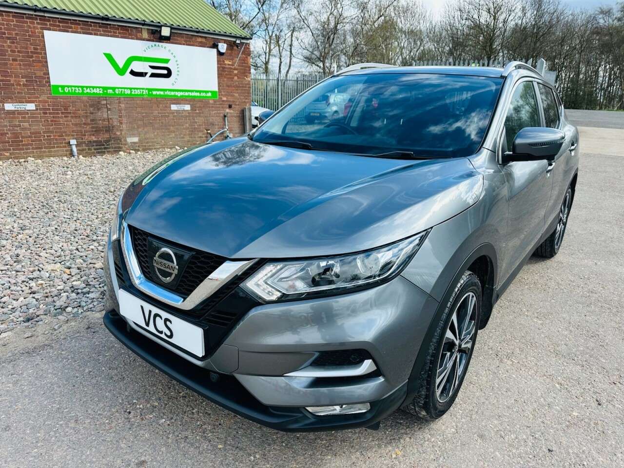 A 2017 NISSAN QASHQAI 1.2 DIG-T N-Connecta SUV 5dr Petrol Manual Euro 6 (s/s) (115 ps) A 2017 NISSAN QASHQAI 1.2 DIG-T N-Connecta SUV 5dr Petrol Manual Euro 6 (s/s) (115 ps)