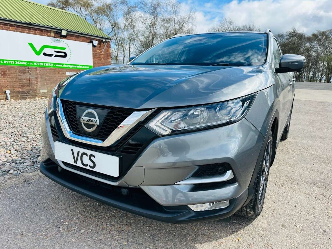 A 2017 NISSAN QASHQAI 1.2 DIG-T N-Connecta SUV 5dr Petrol Manual Euro 6 (s/s) (115 ps) A 2017 NISSAN QASHQAI 1.2 DIG-T N-Connecta SUV 5dr Petrol Manual Euro 6 (s/s) (115 ps)