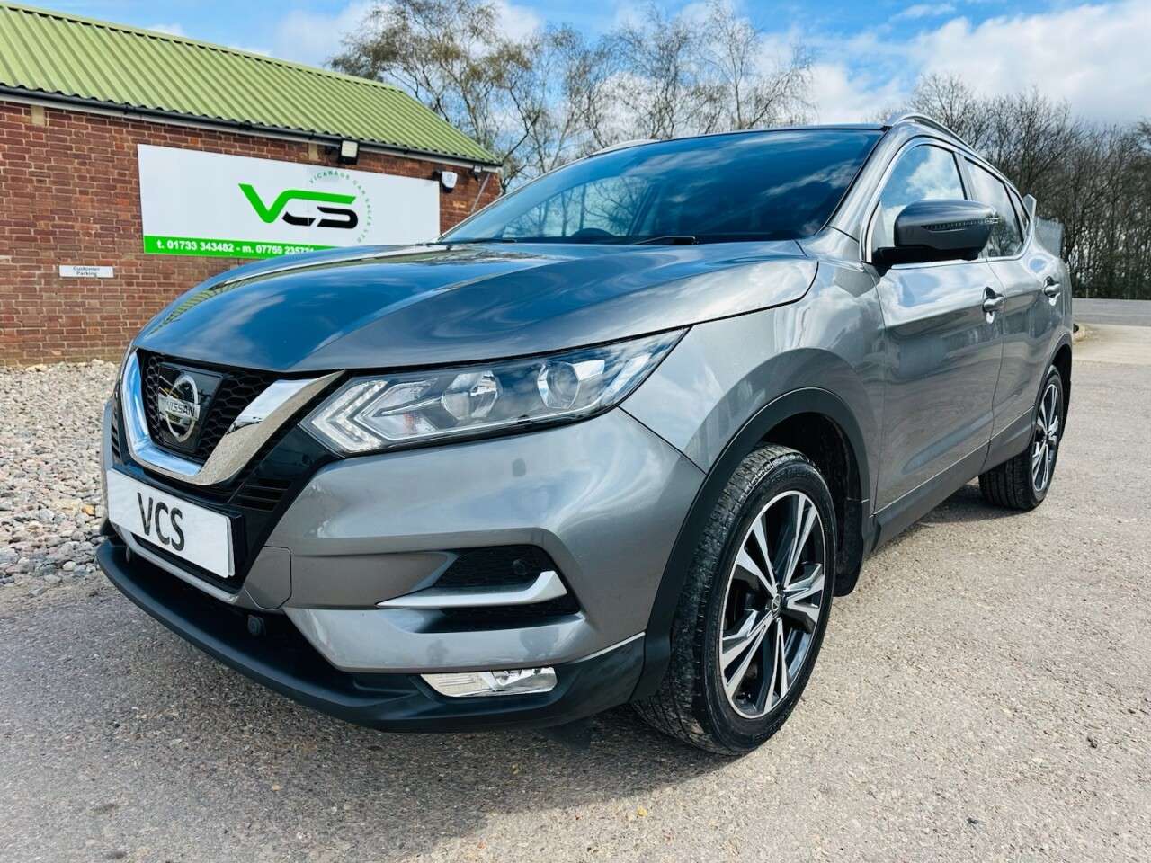 A 2017 NISSAN QASHQAI 1.2 DIG-T N-Connecta SUV 5dr Petrol Manual Euro 6 (s/s) (115 ps) A 2017 NISSAN QASHQAI 1.2 DIG-T N-Connecta SUV 5dr Petrol Manual Euro 6 (s/s) (115 ps)