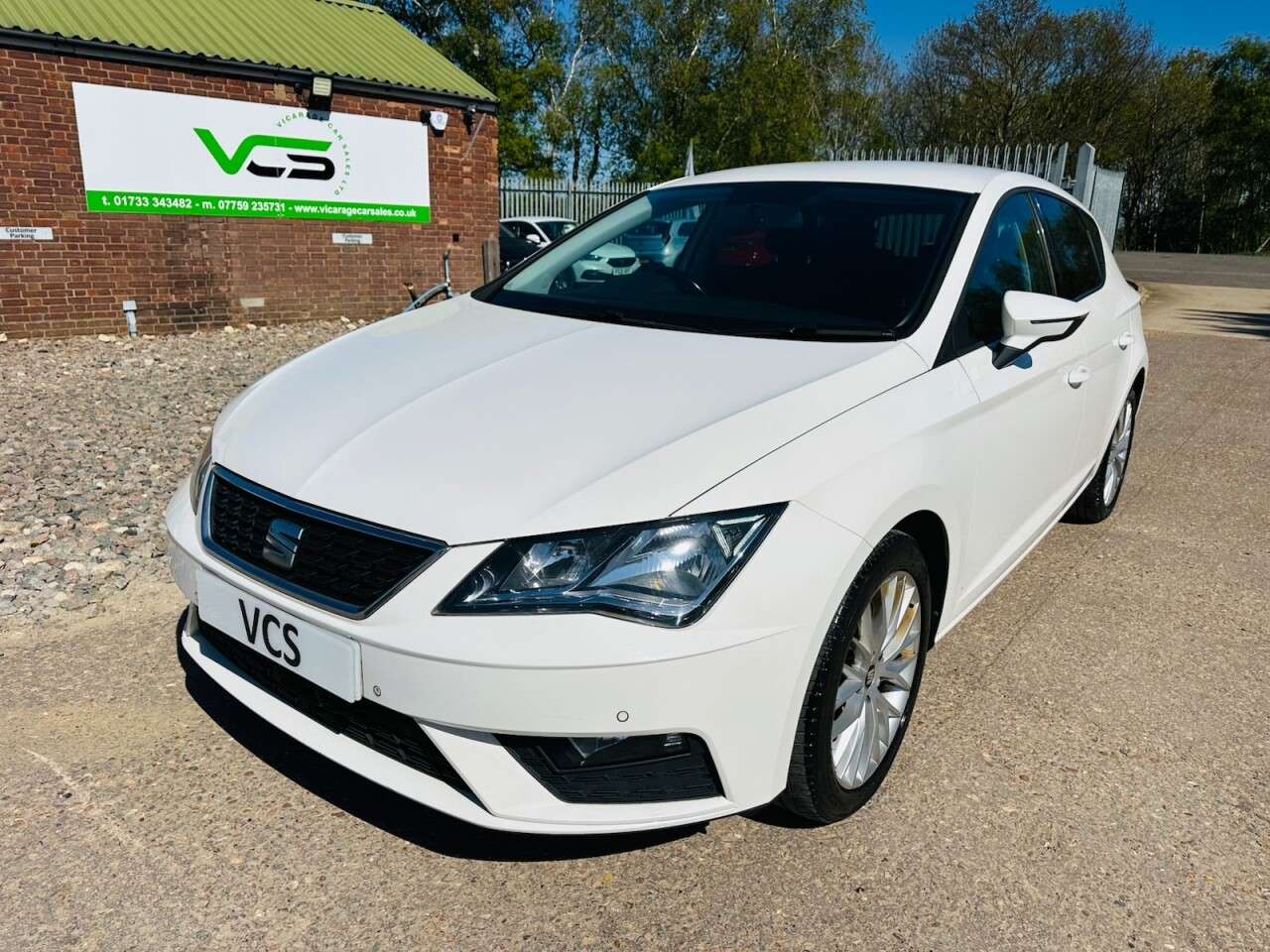 A 2020 SEAT LEON 1.6 TDI SE Dynamic Hatchback 5dr Diesel Manual Euro 6 (s/s) (115 ps) A 2020 SEAT LEON 1.6 TDI SE Dynamic Hatchback 5dr Diesel Manual Euro 6 (s/s) (115 ps)