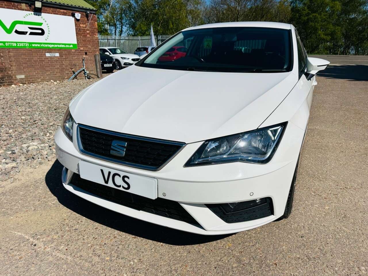 A 2020 SEAT LEON 1.6 TDI SE Dynamic Hatchback 5dr Diesel Manual Euro 6 (s/s) (115 ps) A 2020 SEAT LEON 1.6 TDI SE Dynamic Hatchback 5dr Diesel Manual Euro 6 (s/s) (115 ps)