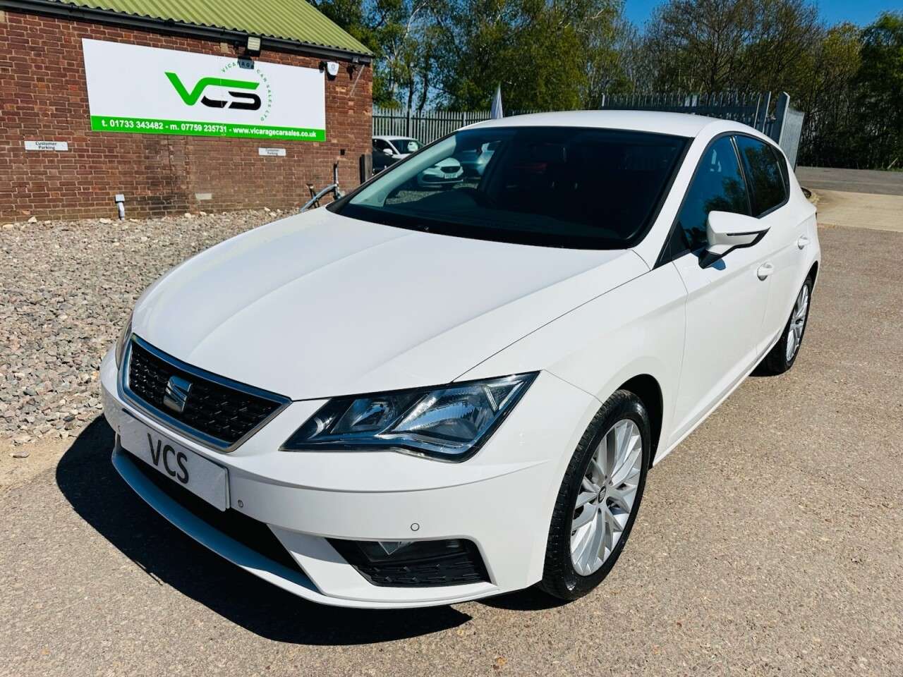 A 2020 SEAT LEON 1.6 TDI SE Dynamic Hatchback 5dr Diesel Manual Euro 6 (s/s) (115 ps) A 2020 SEAT LEON 1.6 TDI SE Dynamic Hatchback 5dr Diesel Manual Euro 6 (s/s) (115 ps)