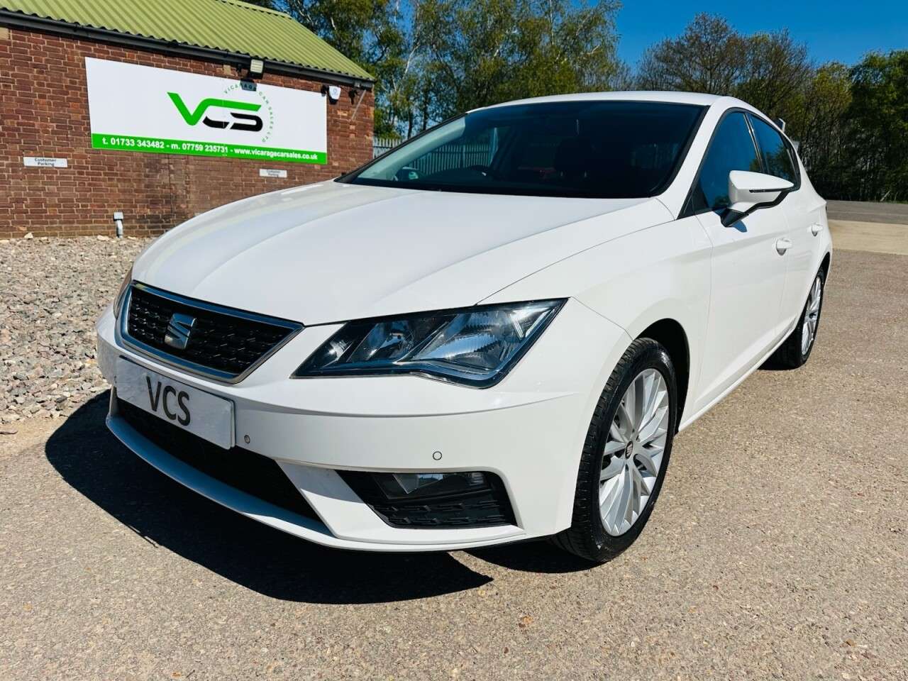 A 2020 SEAT LEON 1.6 TDI SE Dynamic Hatchback 5dr Diesel Manual Euro 6 (s/s) (115 ps) A 2020 SEAT LEON 1.6 TDI SE Dynamic Hatchback 5dr Diesel Manual Euro 6 (s/s) (115 ps)