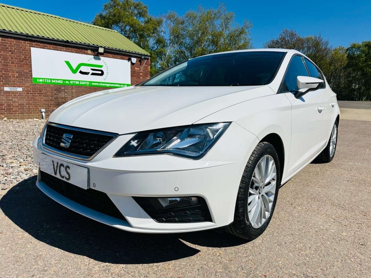 A 2020 SEAT LEON 1.6 TDI SE Dynamic Hatchback 5dr Diesel Manual Euro 6 (s/s) (115 ps) A 2020 SEAT LEON 1.6 TDI SE Dynamic Hatchback 5dr Diesel Manual Euro 6 (s/s) (115 ps)