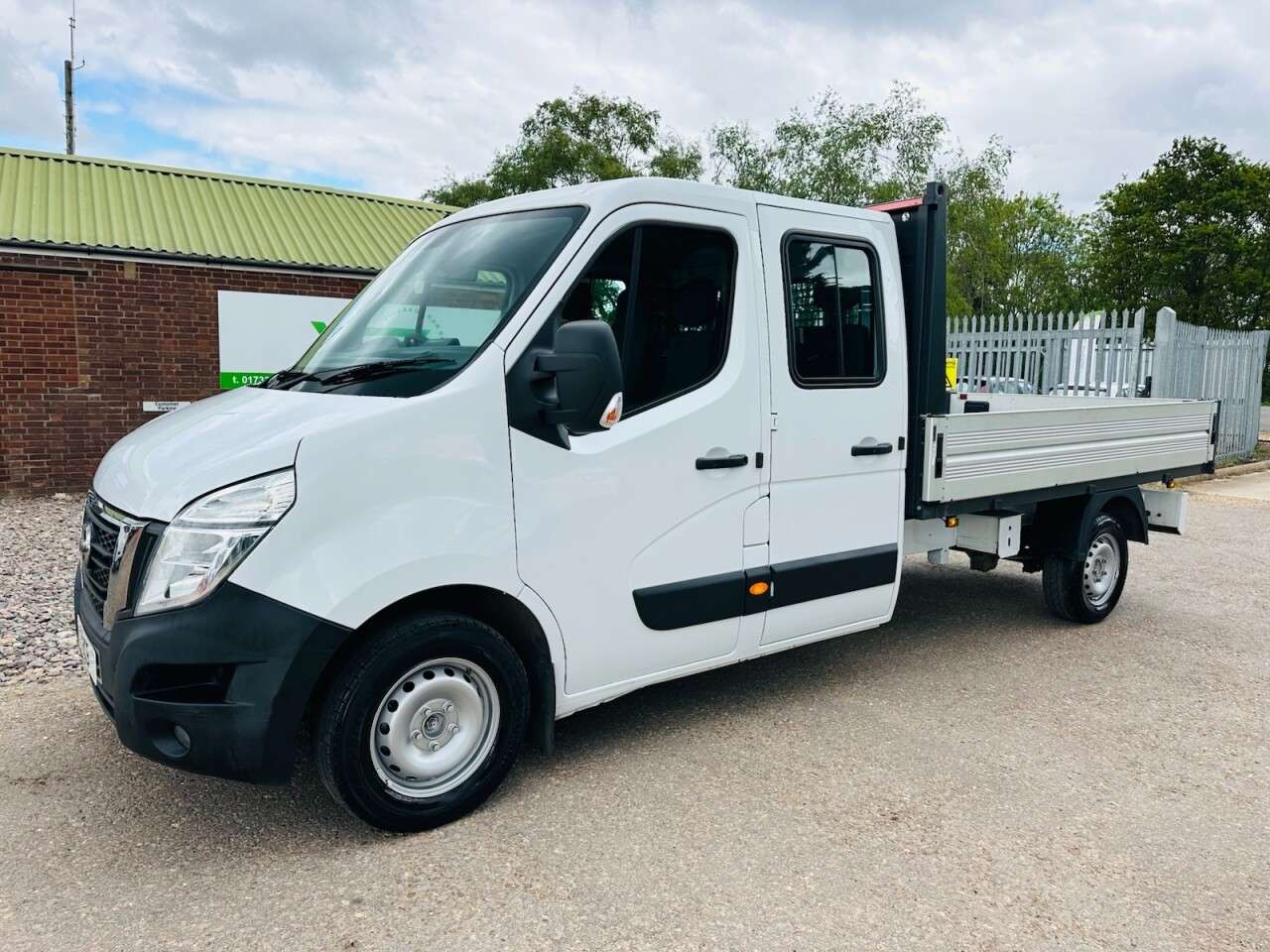 2021 NISSAN NV400 2021 NISSAN NV400